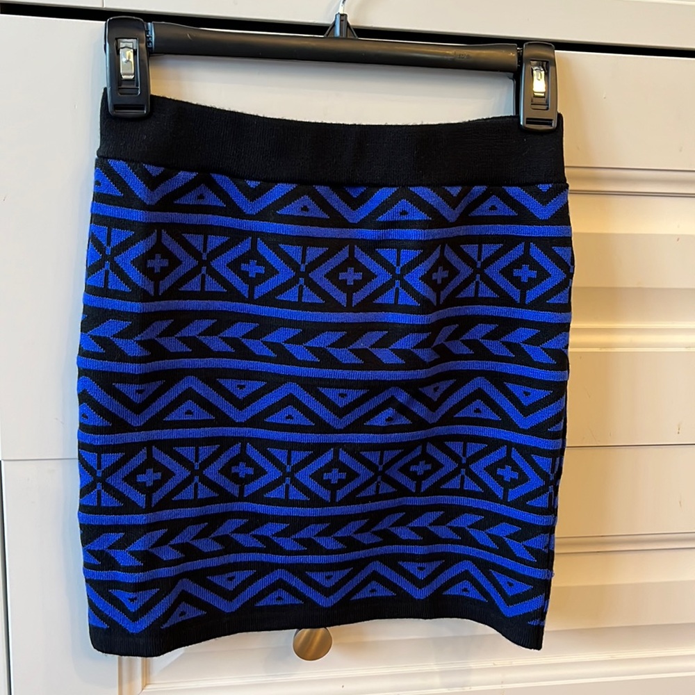 Mini skirt print and oh so cute